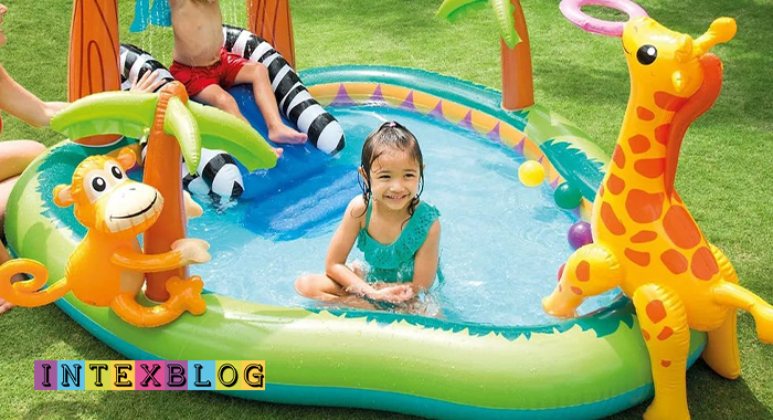 استخر بادی بچگانه